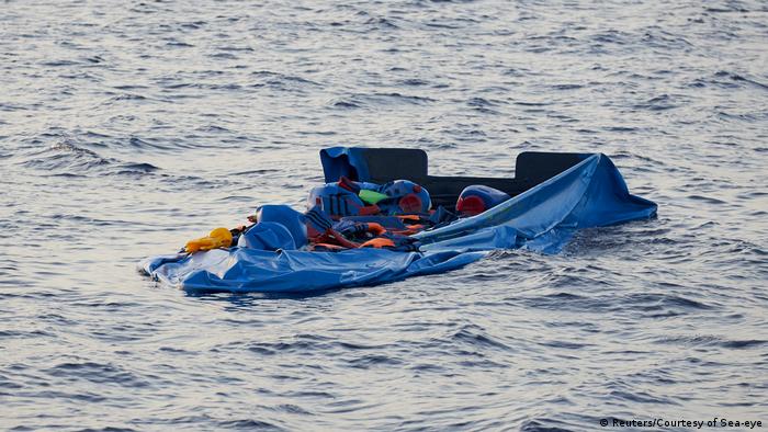 عشرات القتلى والمفقودين في غرق مركب هجرة غير نظامية قبالة السواحل الإيطالية 49748033 303