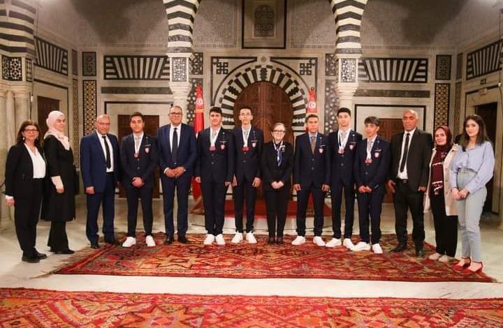 رئيسة الحكومة تستقبل الفريق الذي سيمثل تونس في البطولة العالمية لروبوتيك FB IMG 1680218909177 720x470