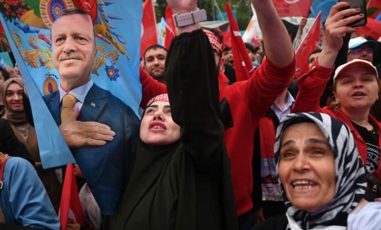 احتفالات في مدن تركية بفوز أردوغان بالانتخابات الرئاسية FB IMG 1685312597212 780x470